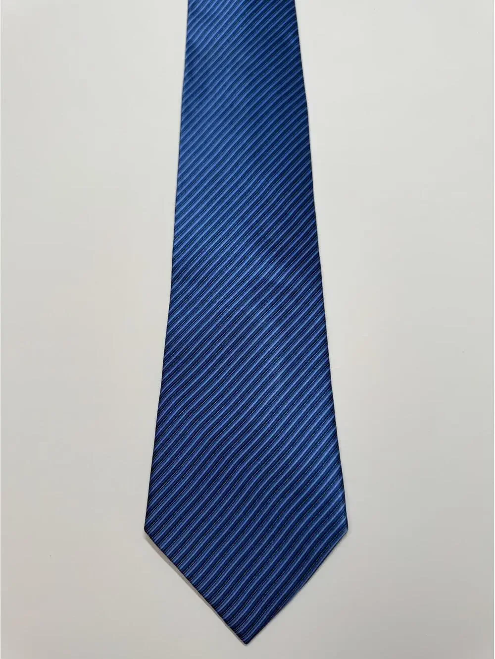Van Heusen‎ 100% Silk Wide Tie Blue Stripes
